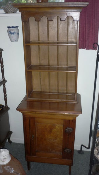 CUTE VINTAGE KAURI CABINET MINI HUTCH DRESSER Carousel 11