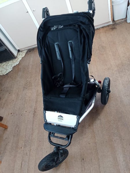 Mountain Buggy Urban Elite Carousel 1