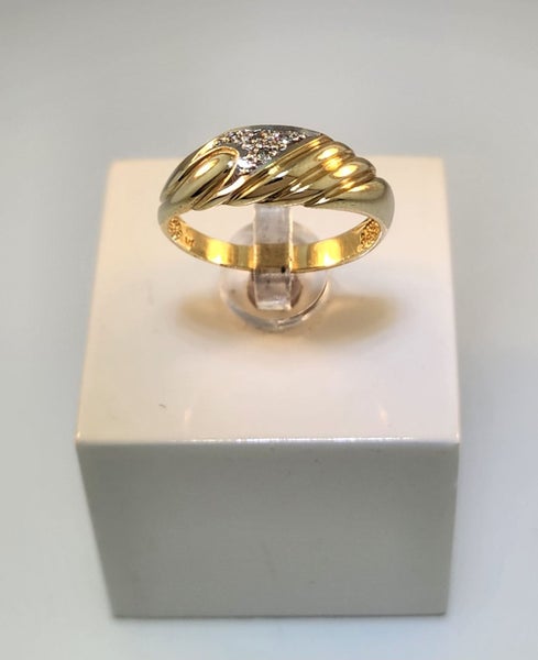 Yellow Gold & Diamond Band Carousel 1