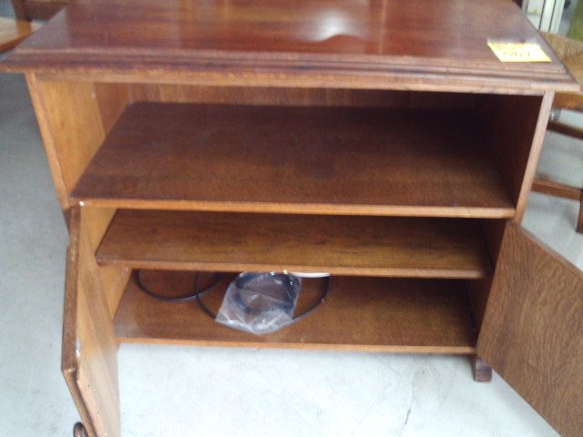 1369 SOLID OAK ENTERTAINMENT UNIT Carousel 2