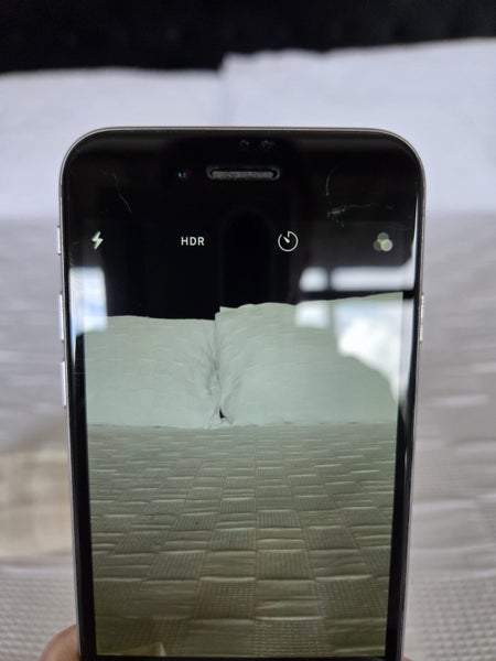 iPhone 6 – Silver – 32GB – Excellent Condition (Model MQ3D2X/A)62934722952962112
