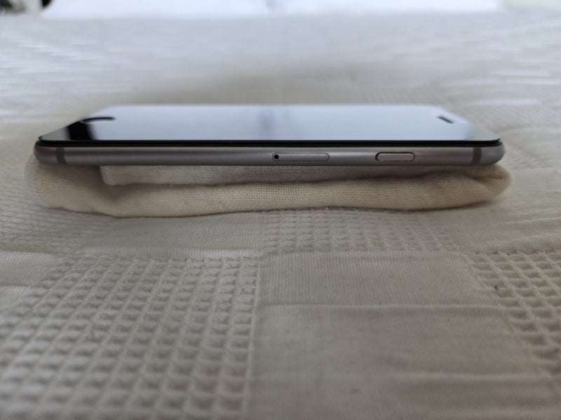 iPhone 6 – Silver – 32GB – Excellent Condition (Model MQ3D2X/A)62934722952962113