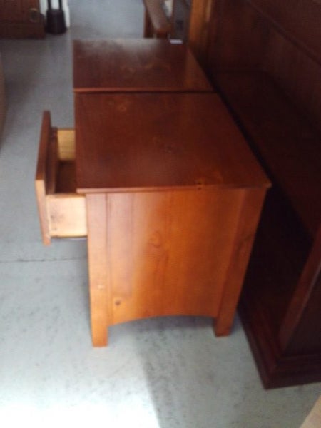 1375 PAIR PINE BEDSIDE CABINETS Carousel 2