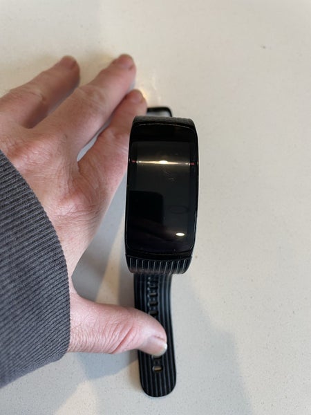 SAMSUNG GEAR FIT 2 PRO Fitness Watch Carousel 2
