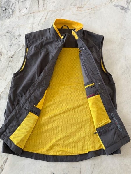 SCOTTeVEST BEST TRAVEL VEST FOR MEN FOSSIL GREY+ MUSTARD MEDIUM629832583008031117