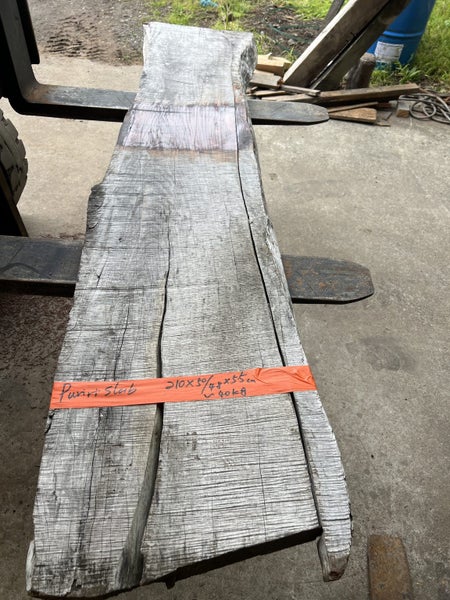 Beautiful Puriri Timber Slab – Rare NZ Native Hardwood (210 × 50/48 × 5.5 cm)629317194963231122