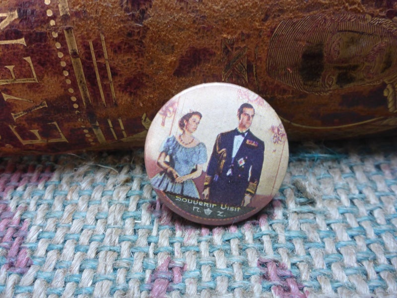 Awesome Vintage NZ Royal Tour 1953/54 Queen Elizabeth II & The Duke Of Edinburgh Carousel 1