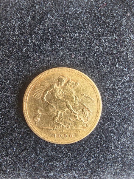 Half Sovereign and Sovereign case Carousel 6