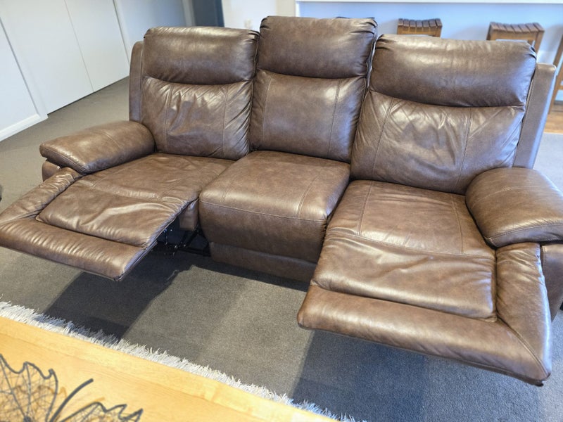??Near New Lounge Suite??62932732487682113