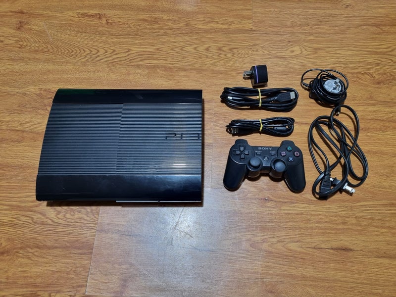 Playstation 3 Super Slim + 7 Games Carousel 1