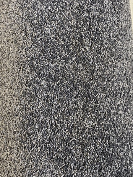 Auction 506 , 4.45 x 3.65 metres nylon cut pile carpet. Carousel 2