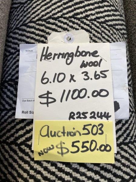 Auction 503, 6.10 x 3.65 metres, Woolen, loop pile carpet Carousel 1