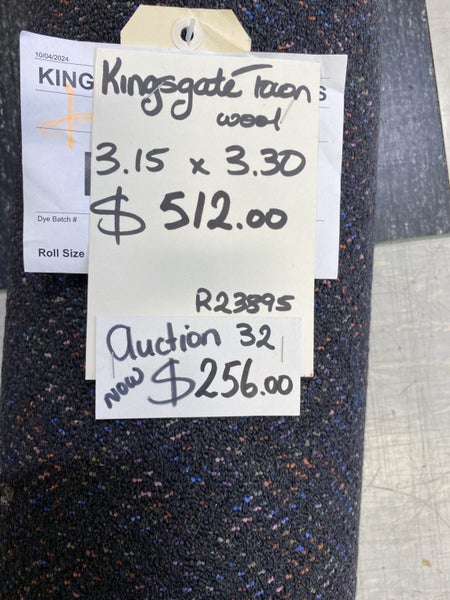 Auction 32, 3.15 x 3.30 metres, Woolen, loop pile carpet Carousel 1