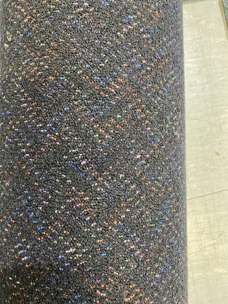 Auction 32, 3.15 x 3.30 metres, Woolen, loop pile carpet Carousel 2