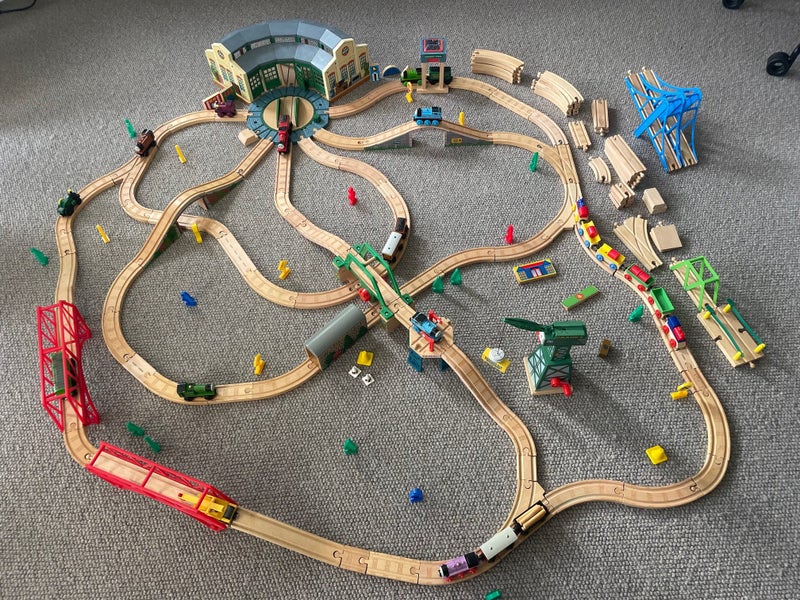 Thomas the tank engine wooden train set62930698813570114