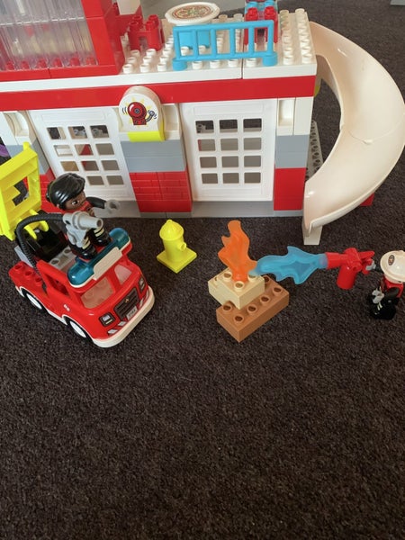 Duplo fire station 10970 Carousel 2