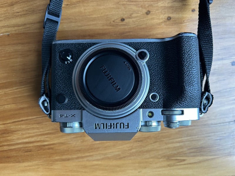 Fujifilm X-T4 with 18-55mm f/2.8-4 R LM OIS62930693437187114