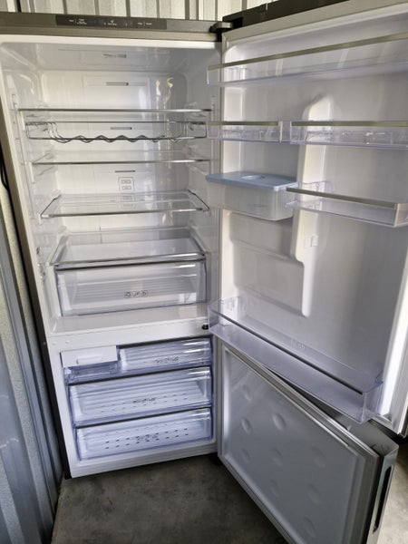 Samsung 424L fridge and freezer63612470453507111