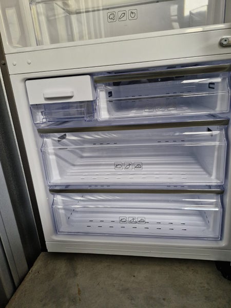 Samsung 424L fridge and freezer63612470453507114