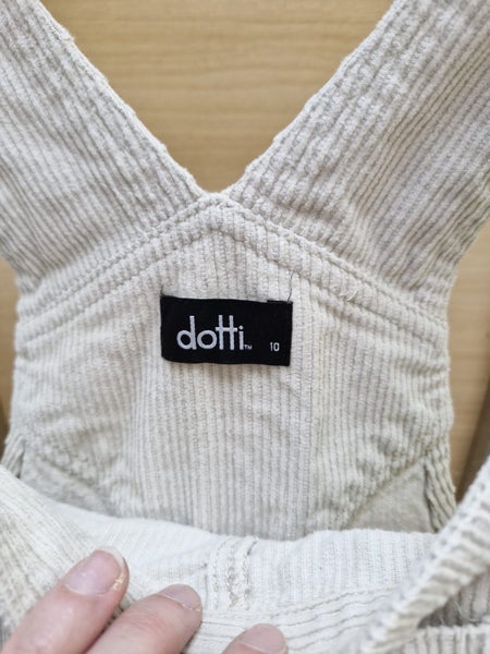 Mixed box of women's clothes - Size 8 - KILT, Dotti, Forever New, Portmans62931725264770112