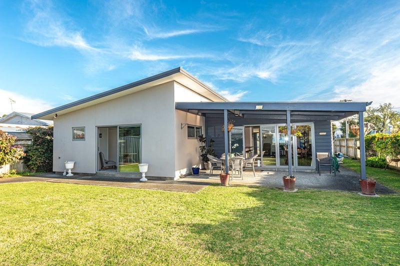 Image 1 of 20