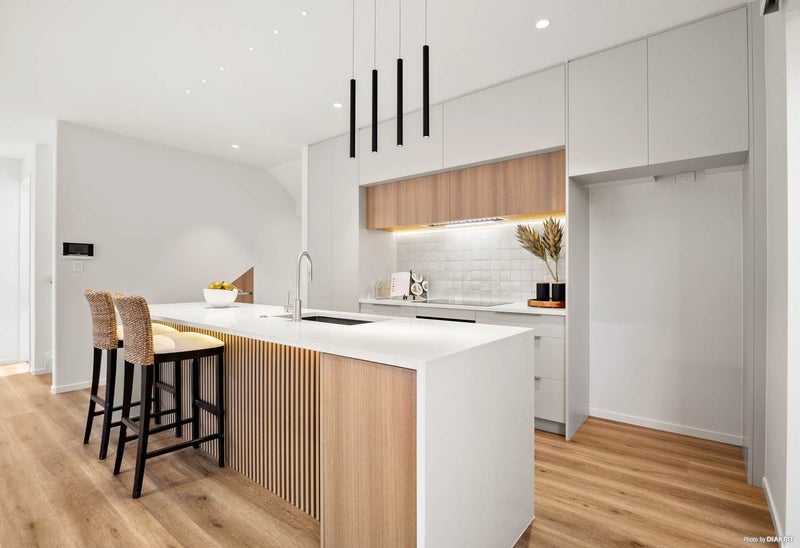 **Awesome Kitchens** Island Kitchen Melamine Boards with Engineering Stone Top Carousel 1