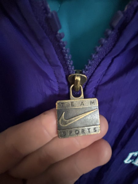 Vintage 90s Charlotte Hornets Nike Team Sport Puffer jacket62930695319425111