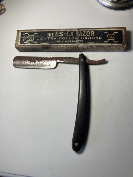 The ES-EX RAZOR extra hollow- vintage German made with box Carousel 1