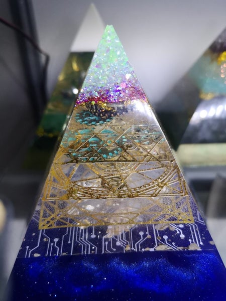 Decorative stunning one of a kind! Pyramid62930696270979111