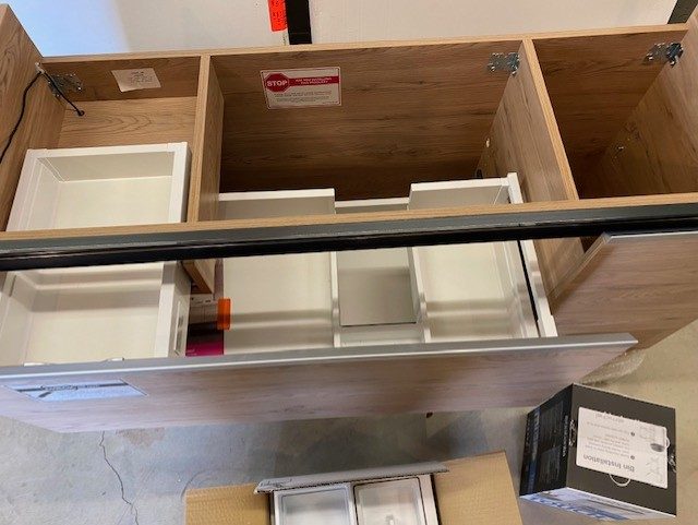 Brand new...... complete shower, vanity, toilet , towel rail and accessories62930696967042112