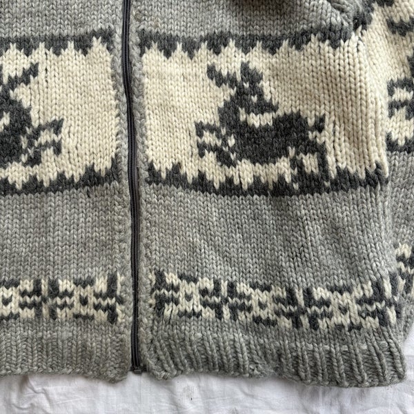 Vintage 1970s Cowichan Pure Wool Knitted Sweater Carousel 2