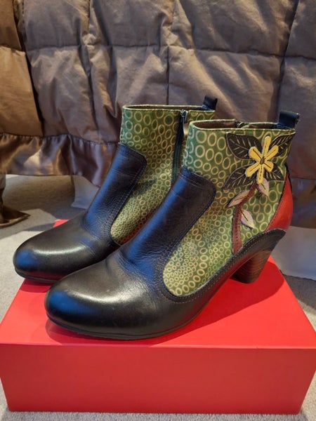 L'Artiste Dramatic Leather Ankle Boot size 41629306977283871114