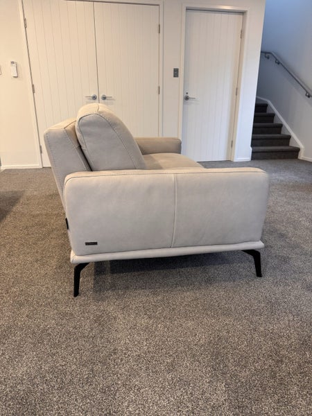Leather sofa63001519006337112