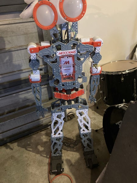 MECCANO: MECCANOID G15 KS Personal Robot Carousel 1