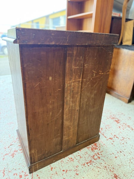 An Edwardian Solid Walnut Glazed Front Cabinet Carousel 20