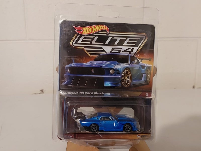 $1 RESERVE RLC EXCLUSIVE '61 LINCOLN CONTINENTAL & ELITE 64 '69 MODIFIED MUSTANG Carousel 2