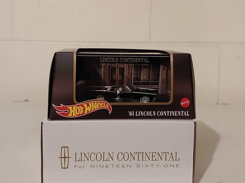 $1 RESERVE RLC EXCLUSIVE '61 LINCOLN CONTINENTAL & ELITE 64 '69 MODIFIED MUSTANG Carousel 15