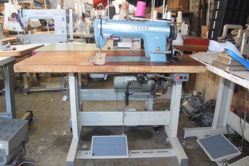 SINGER PROFESSIONAL 120U INDUSTRIAL SEWING MACHINE Carousel 1
