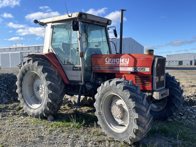 Massey Ferguson 3095 Carousel 1