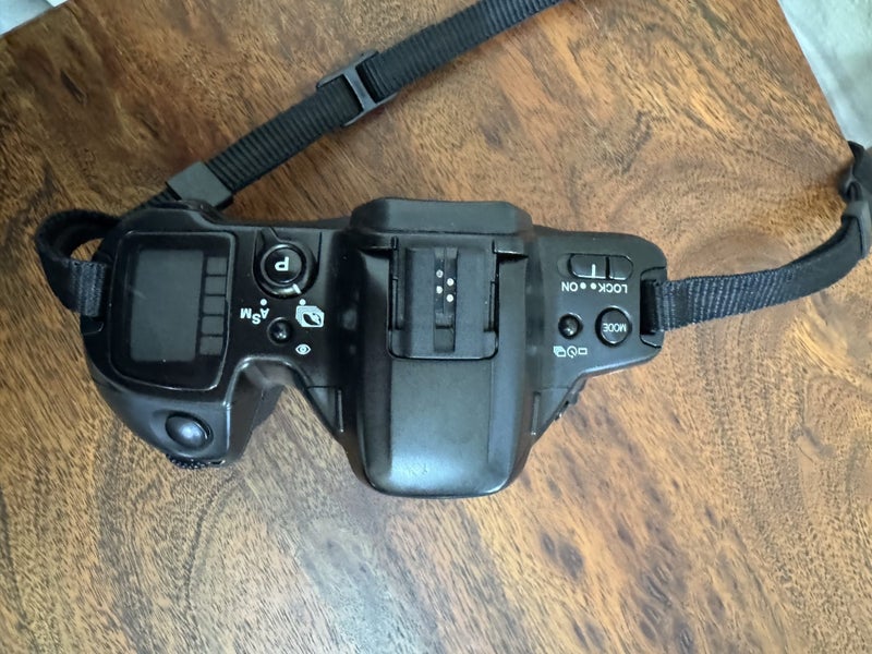 Minolta Dynax 500si 35mm SLR Camera - (aka Alpha 303si Super) - body only Carousel 2