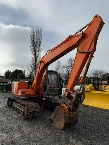 HITACHI EX120-3 EXCAVATOR Carousel 2