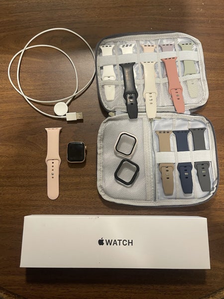 Apple Watch SE 40mm + accessories Carousel 1