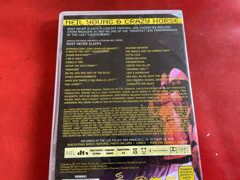 Neil Young & Crazy Horse - Rust Never Sleeps Carousel 2
