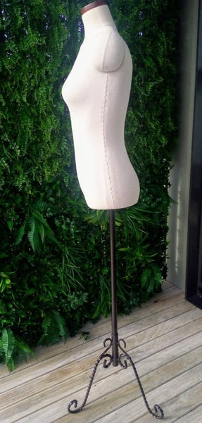 Female mannequin on metal stand Carousel 4