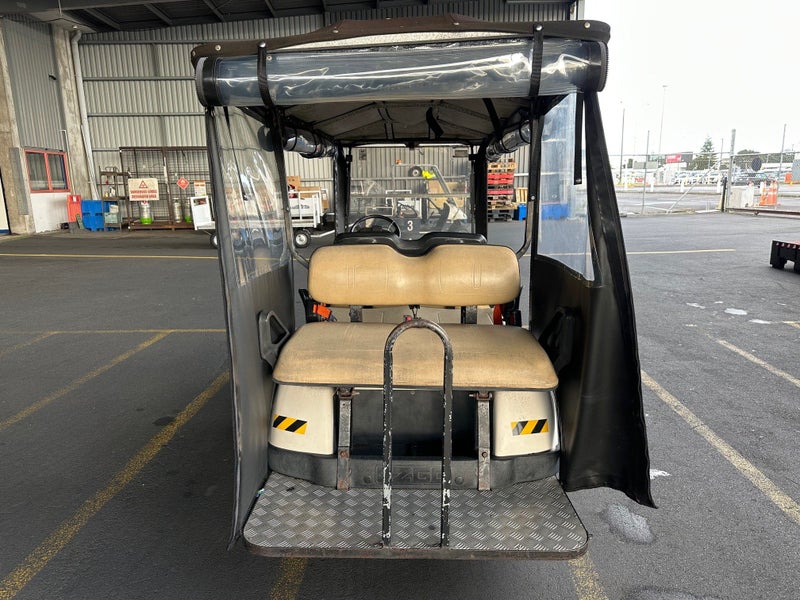6-Seater Golf Cart – Drives Well!62939543331459114