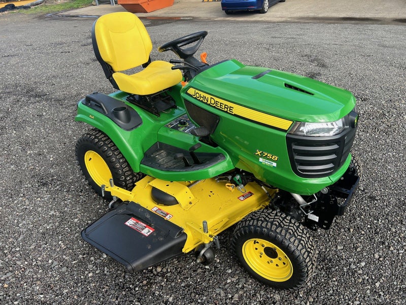 John Deere X758 Diesel with 60" high capacity cutting deck62935705292034111