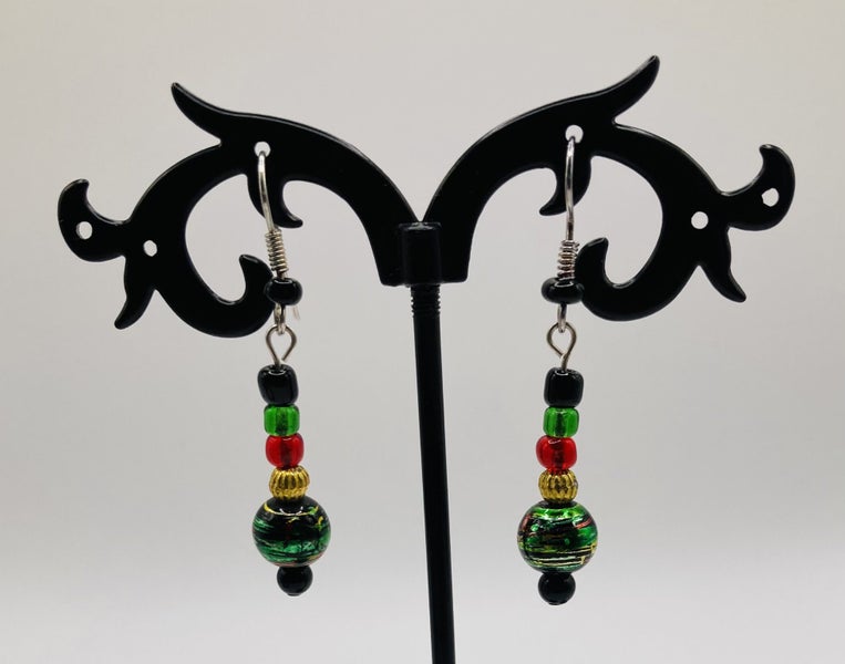 "One Love" Jamaica Bracelet & Earrings Set – Handmade, Memory Wire, Bold Beads Carousel 4