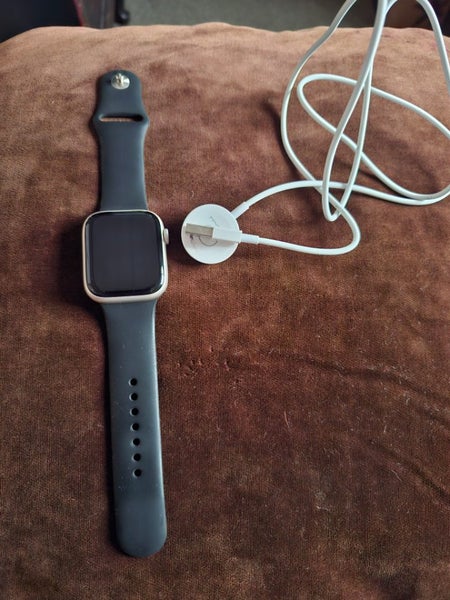 I phone series 8 watch rose gold Carousel 1