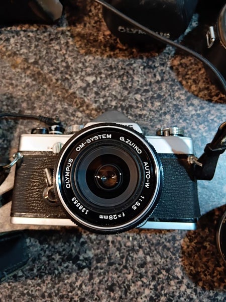 Olympus om-1 vintage camera +lensesetc. estate62929689664001112
