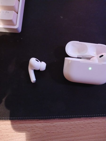 Airpods pro 2s $18062934725263235111